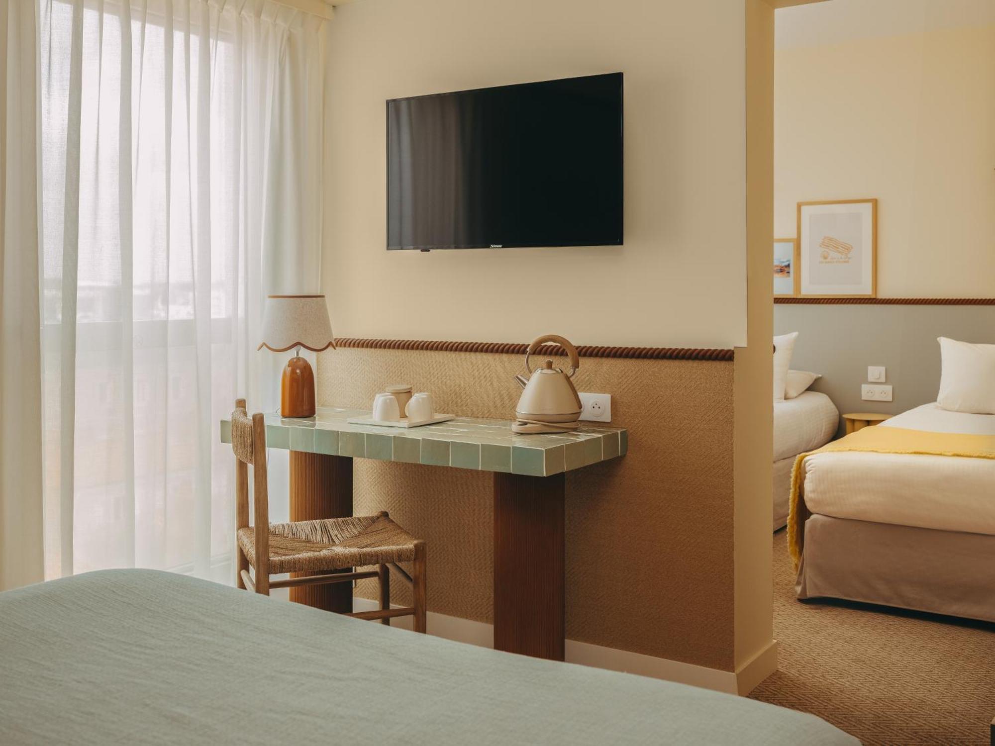 Quadruple Family Room